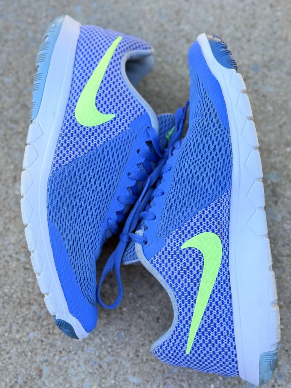 Nike Flex Experience RN 6 Womens 9.5 Blue Volt Running Shoes Y2K Athletic 4353